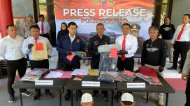 Press release penangkapan pembobol ATM (Glorian)