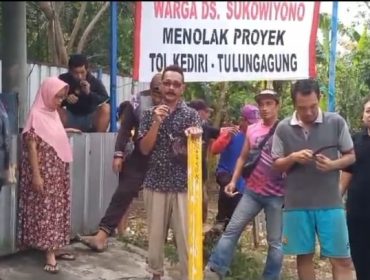 warga desa Sukowiyono Kec. Karangrejo melakukan aksi Penolakan Proyek Jalan Tol