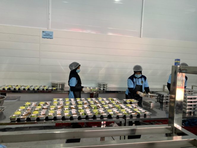 
 3 Ribu Pelajar SD dan SMP di Gandusari Blitar Mulai Menerima MBG