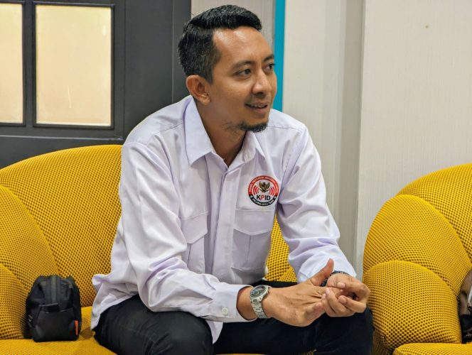 
 Menjaga Eksistensi Radio di Tengah Gelombang Digital