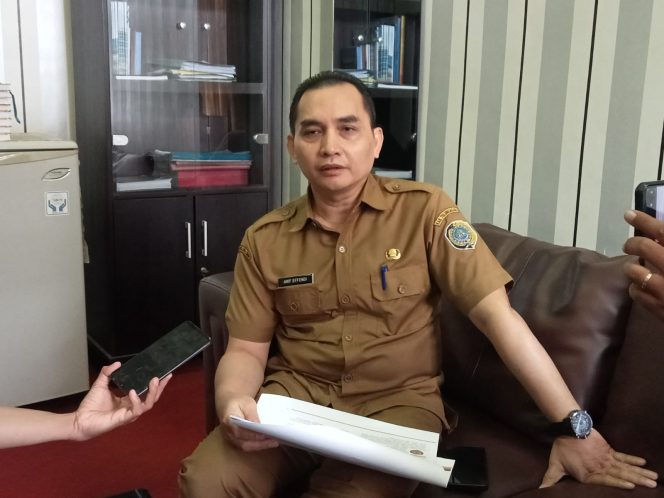 
 Kabag Perekonomian dan SDA Tulungagung sedang memberikan keterangan.