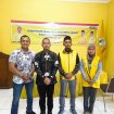 Kedua bakal Calon Ketua Golkar Tulungagung foto bersama setelah pendaftaran di kantor DPD Partai Golkar Tulungagung