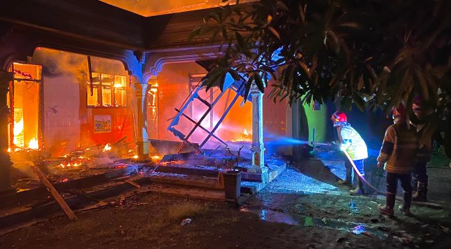 situasi rumah terbakar di Tulungagung. (sumber foto: DAMKAR Tulungagung)