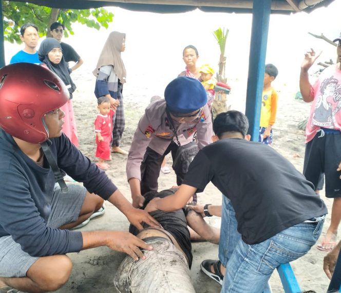 
 6 Orang Wisatawan Terseret Ombah di Pantai Sine, 1 Orang Masih Hilang
