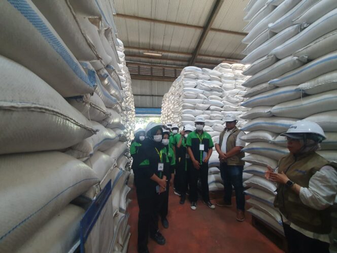 
 Cadangan Beras di Bulog Tulungagung Tembus 60 Ribu Ton, Aman Untuk Konsumsi Satu Tahun Kedepan