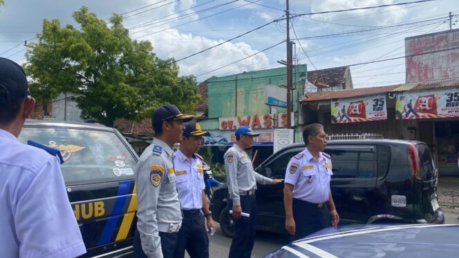 
 Wujudkan Jalan Lebih Tertib, Dishub Tulungagung Intensifkan Penataan Parkir di Pusat Kota
